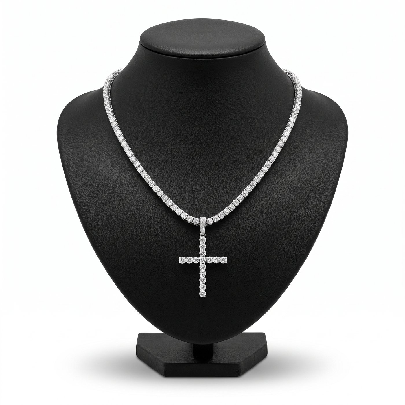 Cross Pendant 4mm in 18K White Gold